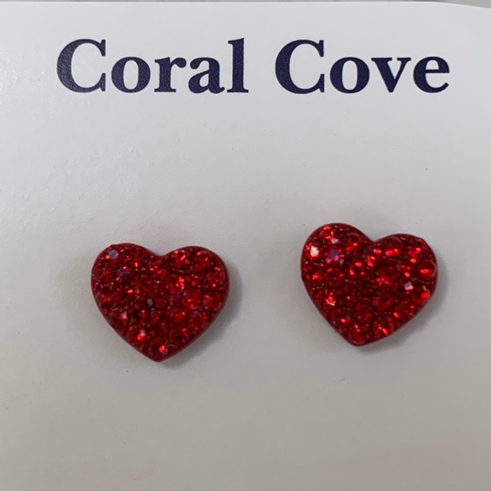 NWT CORAL COVE Rhinestone Heart Studs